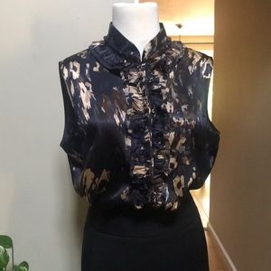 TAHARI sleeveless blouse